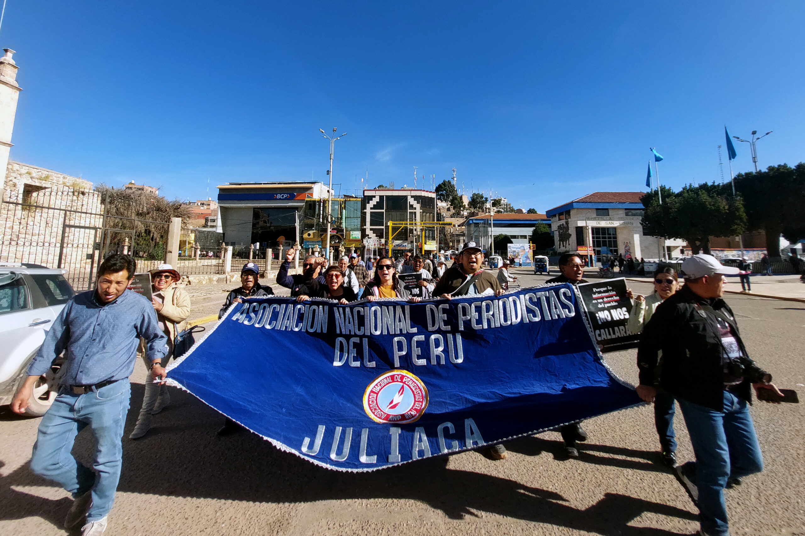 Buró ANP protesta en Juliaca por abuso de autoridad y restricciones de cobertura